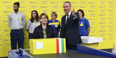 Poste italiane inaugura l’hub eCommerce più grande d’Italia alla presenza di Mattarella (Video)