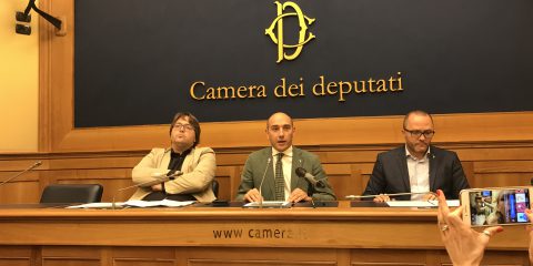 Identità digitale in Costituzione, Cloud nazionale, sostegno per Tlc e piano antenna per 5G. La proposta di legge della Lega