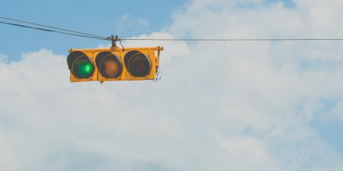 Smart Traffic Light, in Italia il primo test mai realizzato sull’app che parla ai semafori