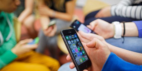 Smartphone, contraffazione causa danni per 4 miliardi di euro l’anno in Europa