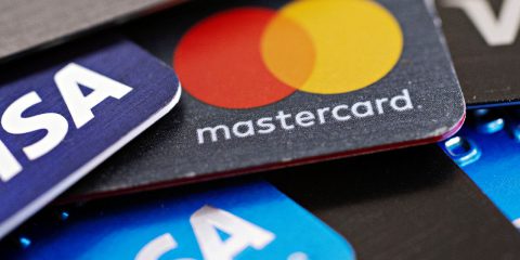 Libra, dietrofront di Mastercard e Visa. In bilico il  progetto di Facebook