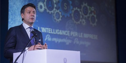 Conte rilancia la priorità della cyber sicurezza, ma al Paese manca un cloud nazionale per i dati della PA