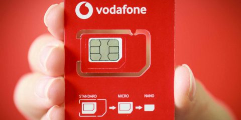 Vodafone “green”, stop alla plastica dal 2020 e riduzione sim del 50%