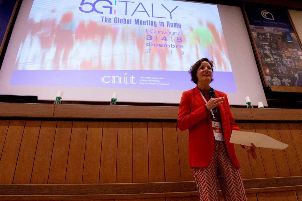 MINISTRO-paola-pisano-5g-5g italy