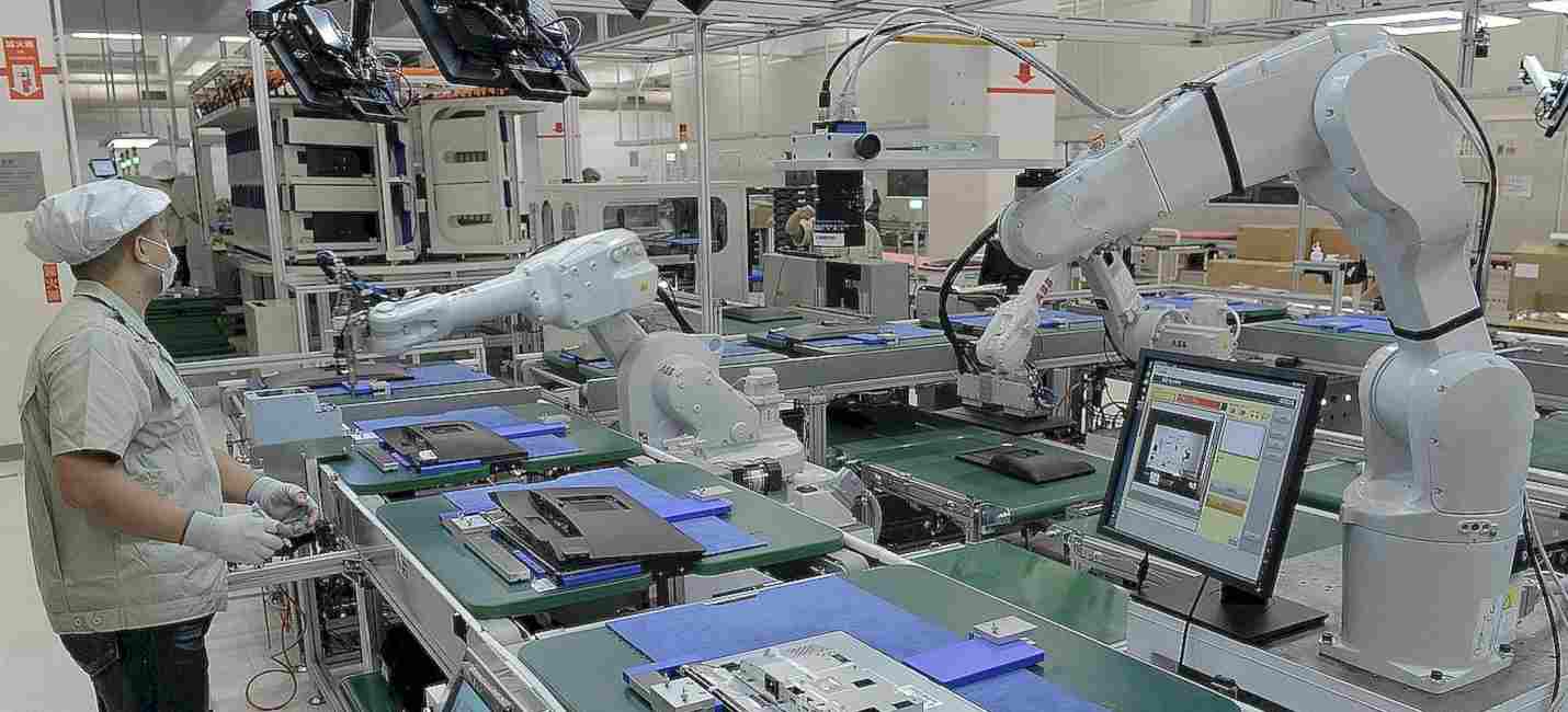 Robot industriali, 2 milioni installazioni nel entro il 2022
