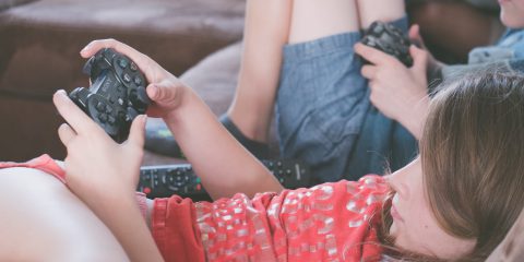 Social e videogames, gli strumenti digitali possono creare dipendenza?