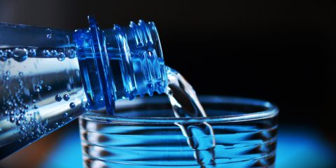 Acqua frizzante: 14 sorprendenti utilizzi a cui non hai pensato