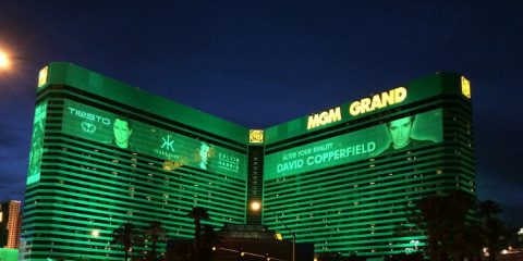 Resort MGM, rubati 10,6 milioni di dati di clienti. Coinvolti il Ceo di Twitter e Justin Bieber