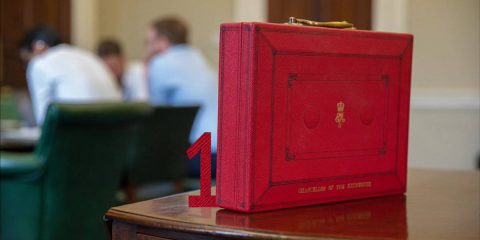Covid-19: nella “Red Box” un piano da 34 miliardi di euro per il Regno Unito, risorse anche per il digitale