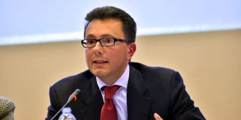 Emilio Tosi (Università Bicocca): “Il Parlamento può introdurre geolocalizzazione per i positivi al virus, ma no al tracciamento di massa”