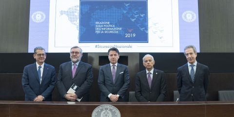 Intelligence: “Golden Power esteso al 5G per mancanza di autonomia tecnologica”