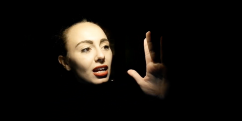 Il teatro realizzato con e per lo smartphone. Il video dello spettacolo ‘Pane&Olio’