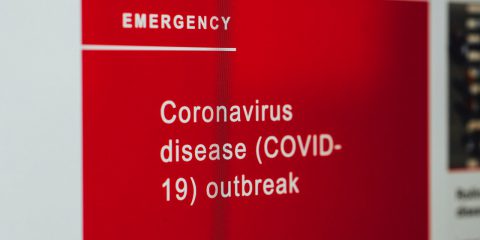 Coronavirus, distanziamento sociale fino al 2022?