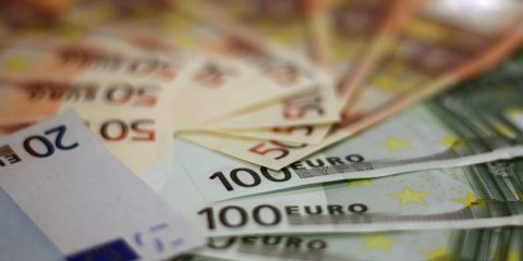 Stipendi medi Europa-Italia: 3.560 euro di differenza