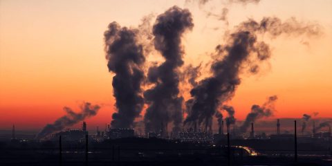 Forte rimbalzo CO2: tornano a crescere le emissioni globali, ad un ritmo superiore al periodo pre-Covid