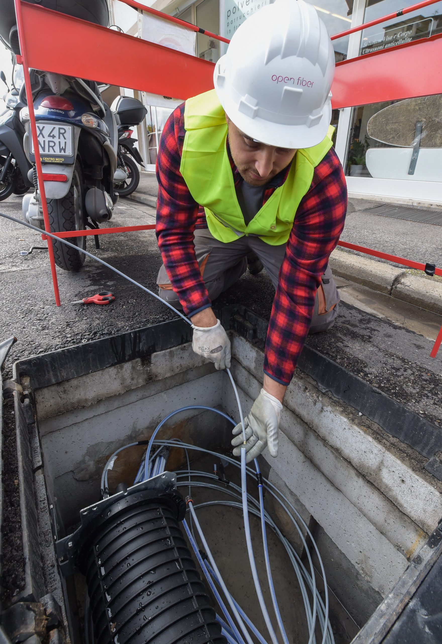 Italia 1 Giga, Open Fiber apre al subentro di Fibercop per salvare il PNRR