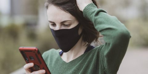 App anti-Covid, avvisi di quarantena per 1,6 milioni di inglesi in una settimana (+46%)