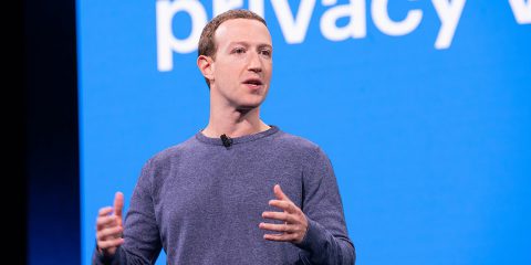 Paradosso Facebook, fa causa all’Unione Europea per violazione della privacy