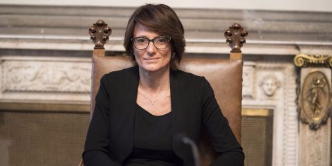 Scuola, ministra Bonetti: “Con figli in quarantena, congedi e smart working per i genitori”