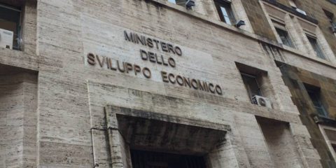 Rete unica, il muro del Mise contro le richieste di Gubitosi e Vivendi