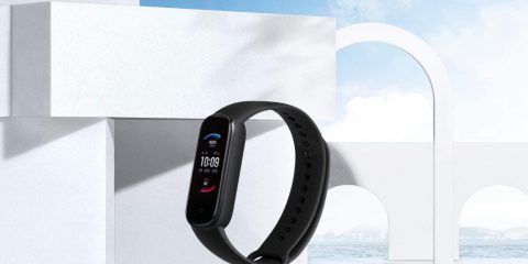 Amazfit Band 5: smartband low cost con Alexa, saturazione ossigeno e AI