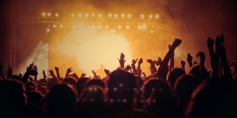 La Siae segnala il ritorno in massa di pubblico dei concerti nel 2022. ‘Striscia la Notizia’ rilancia ‘Key4biz’ su Rai Italy