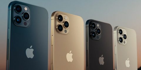 Pubblicità ingannevole, multa Antitrust da 10 milioni a Apple: ‘iPhone non resiste all’acqua’