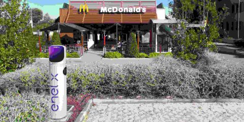 eMobility: 200 punti di ricarica per auto elettriche nei parcheggi McDonald’s d’Italia entro il 2021