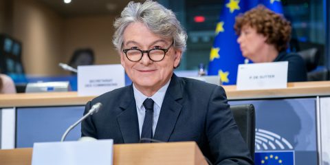 Costi delle reti Tlc, Commissione Ue avvia consultazione per far pagare le Big Tech