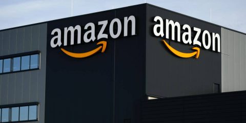 Amazon, telecamere a bordo dei camion. E’ polemica sulla privacy degli autisti