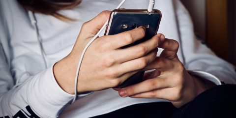 La Poste Mobile in vendita in Francia. Futuro degli operatori virtuali in forse?