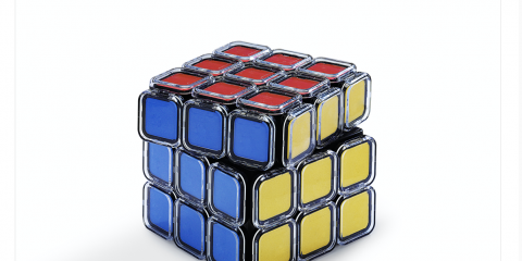 Il 13 aprile 1974 viene lanciato il cubo di Rubik