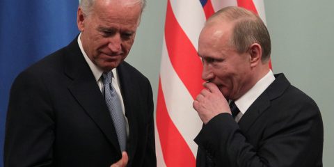 Democrazia Futura. Putin e Biden fanno la conta degli alleati, il fronte rimane statico