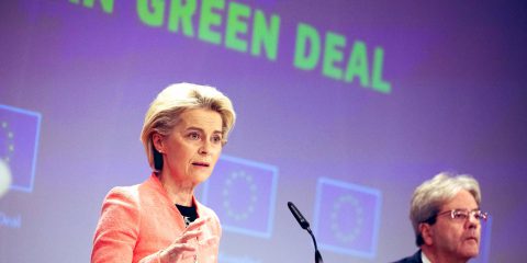 Green deal, la proposta della Commissione Ue: “Dal 2035 in vendita solo auto a zero emissioni”