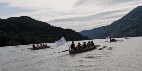 Il canottaggio per l’inclusione, la discesa del Danubio a remi con equipaggi di atleti master e del Pararowing