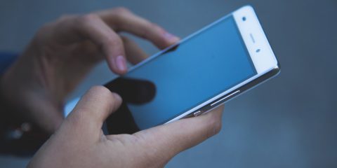 Tariffe mobile, in Italia nell’ultimo anno prezzi diminuiti del 4,1%. Forte crescita per i GB inclusi nelle offerte (+38,9%)