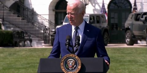 Biden punta sulla decarbonizzazione: “50% nuovi veicoli sarà elettrico entro il 2030”