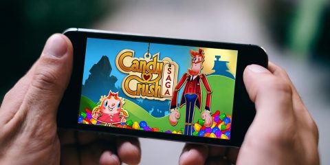 Dal mobile al tavolo: il successo “italiano” di Candy Crush