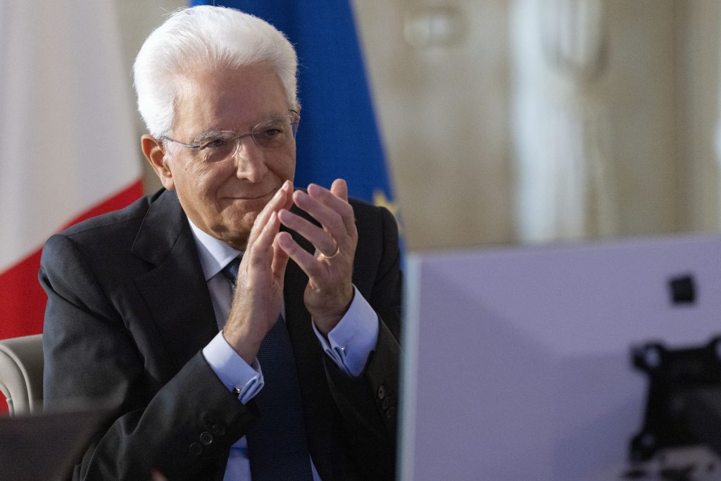 Mattarella_digitale_anziani