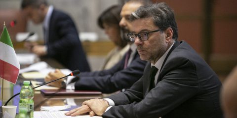 IA e blockchain: Giorgetti firma il decreto attuativo, liberati 45 milioni di euro. Tutto qui?