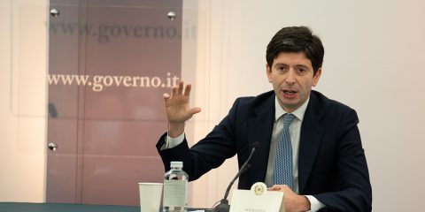 Green pass, Speranza: “No ai soli vaccinati e validità di 1 anno dalla terza dose”