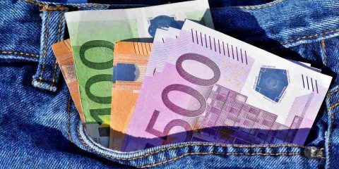 BCE: euro digitale e cambio look per le banconote entro il 2024