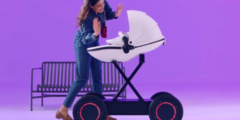 MobED, il robot “culla” di Hyundai che porta a spasso vostro figlio (video)