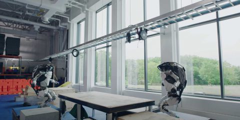 I robot della Boston Dynamics fanno parkour