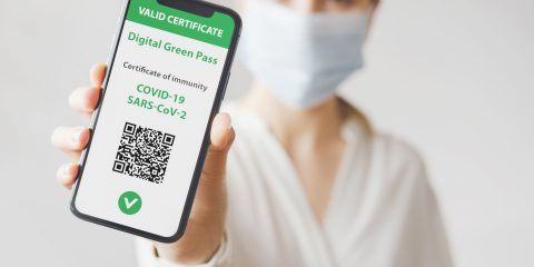 Green pass, con un ritardo di 8 mesi arriva anche per chi è esente dalla vaccinazione