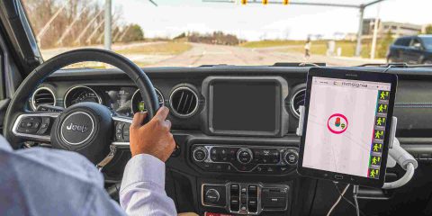 Guida autonoma e connessa: i test Stellantis negli USA con la rete 5G (video)