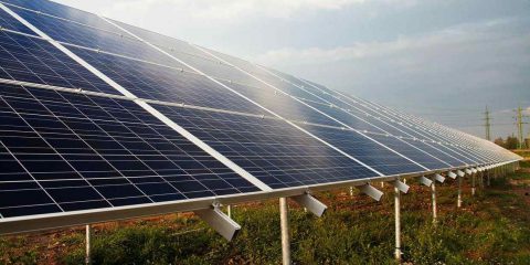 Rinnovabili e consumo di suolo, in un anno 70 ettari di nuovi impianti fotovoltaici (ma reversibili)