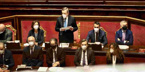 Draghi: “Rinnovabili unica strada, indipendenti da gas russo entro il 2024”. Il video