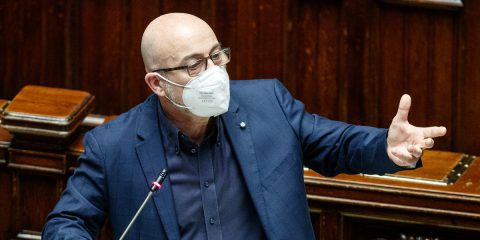 Cingolani: “L’Italia ha proposto all’Ue un tetto massimo al prezzo del gas. Indipendenza dalla Russia non prima del 2024”