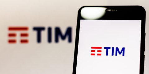 Rete Tim, Uilcom: ‘Più si va avanti più aumentano i dubbi su sostenibilità dell’operazione’